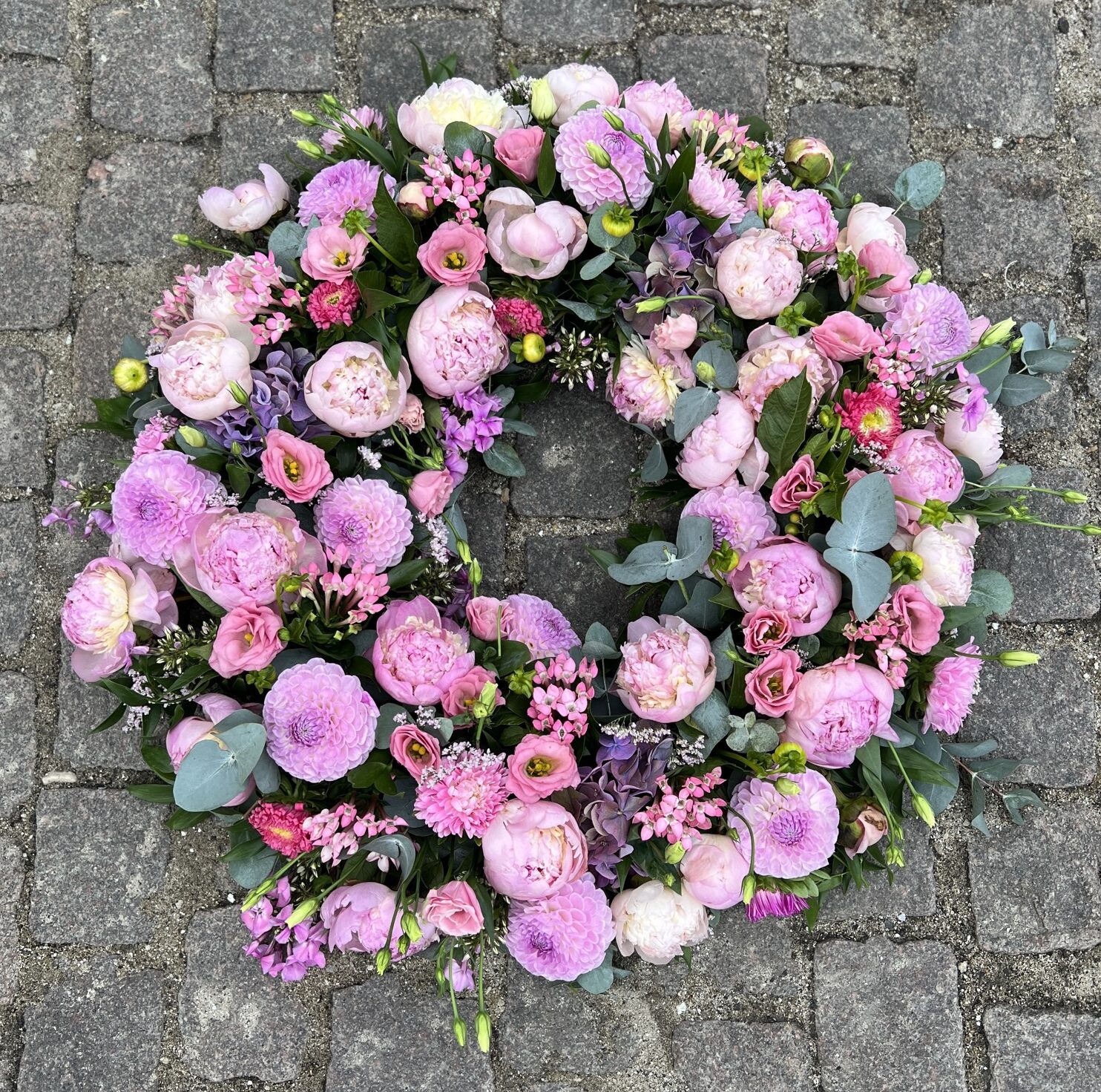 Rundpyntet krans Rosa