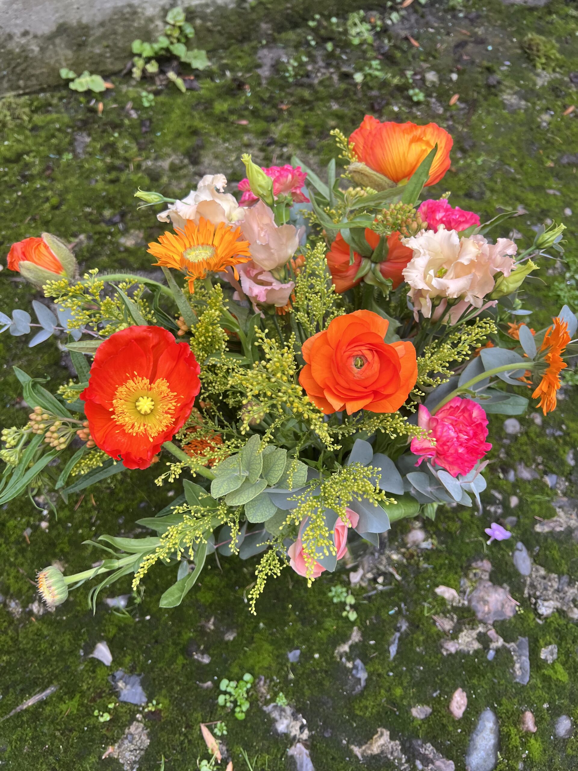 Gylden buket - Send blomster billigt - Happyflower-dk