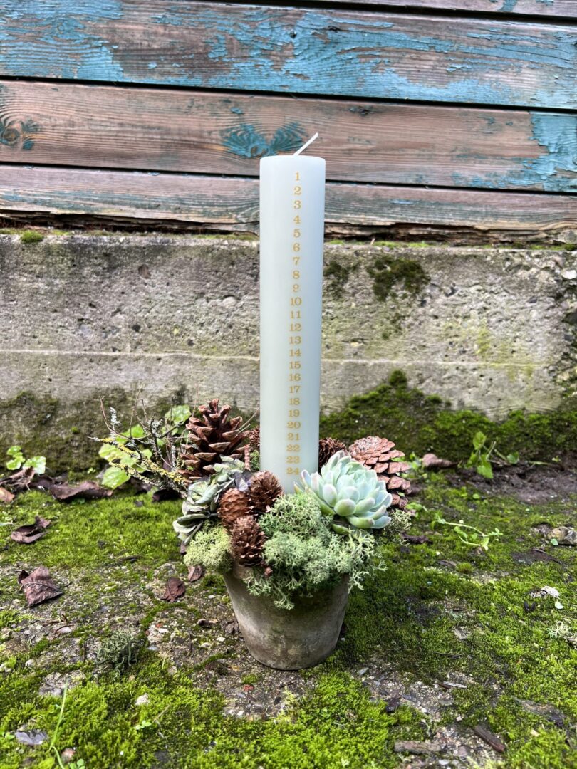 Kalenderdekoration Antikgrøn 2022 - Happyflower-dk