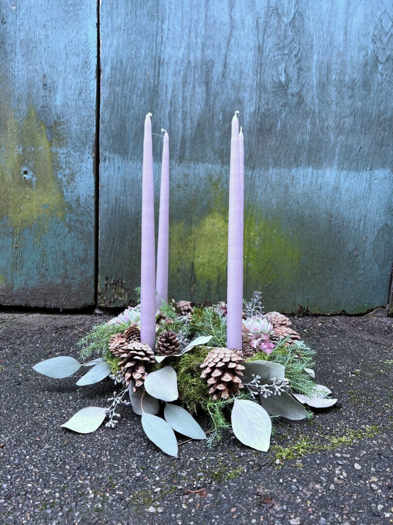 Adventskrans natur Stagelys Lilla 2023 - Happyflower-dk