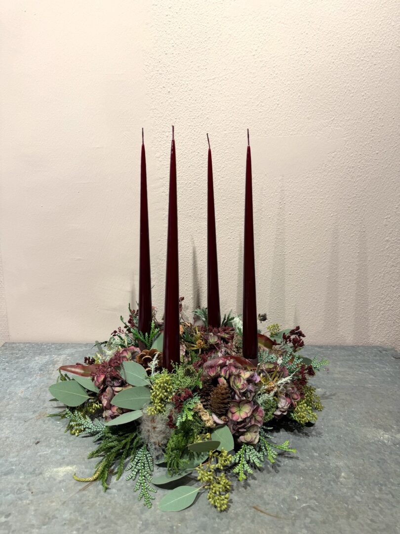Adventskrans Deep Wine stagelys - Ester & Erik - Happyflower-dk
